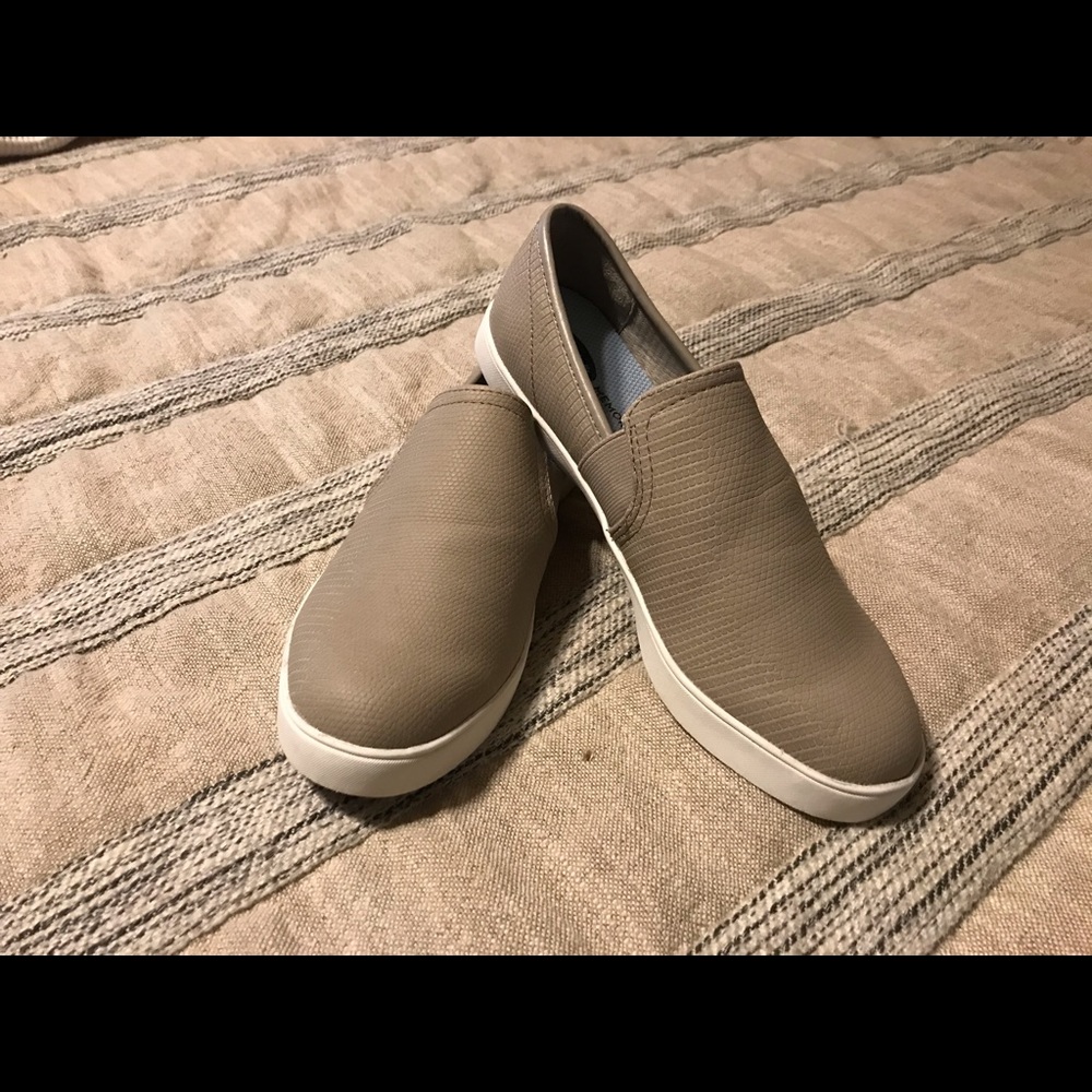 Slip on sneakers